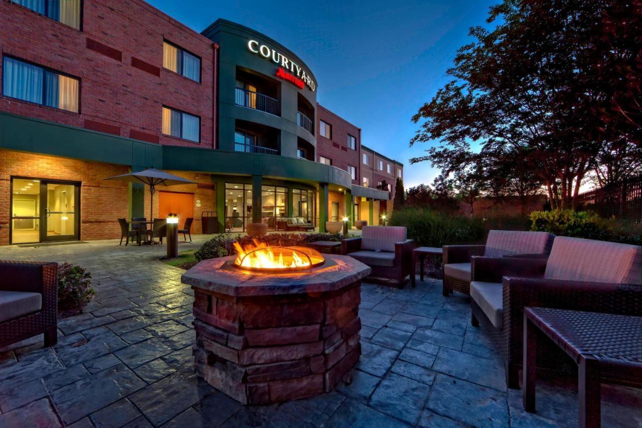 Courtyard By Marriott Memphis Southaven Hotel Exterior foto